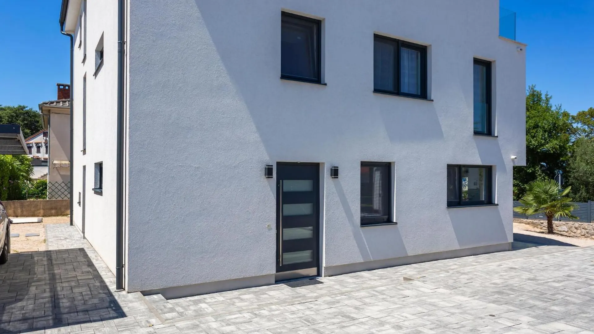 Nice Apartment In Malinska With Kitchen 0*,  Kroatien