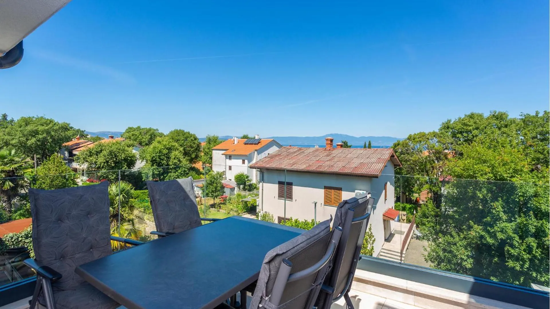 Nice Apartment In Malinska With Kitchen